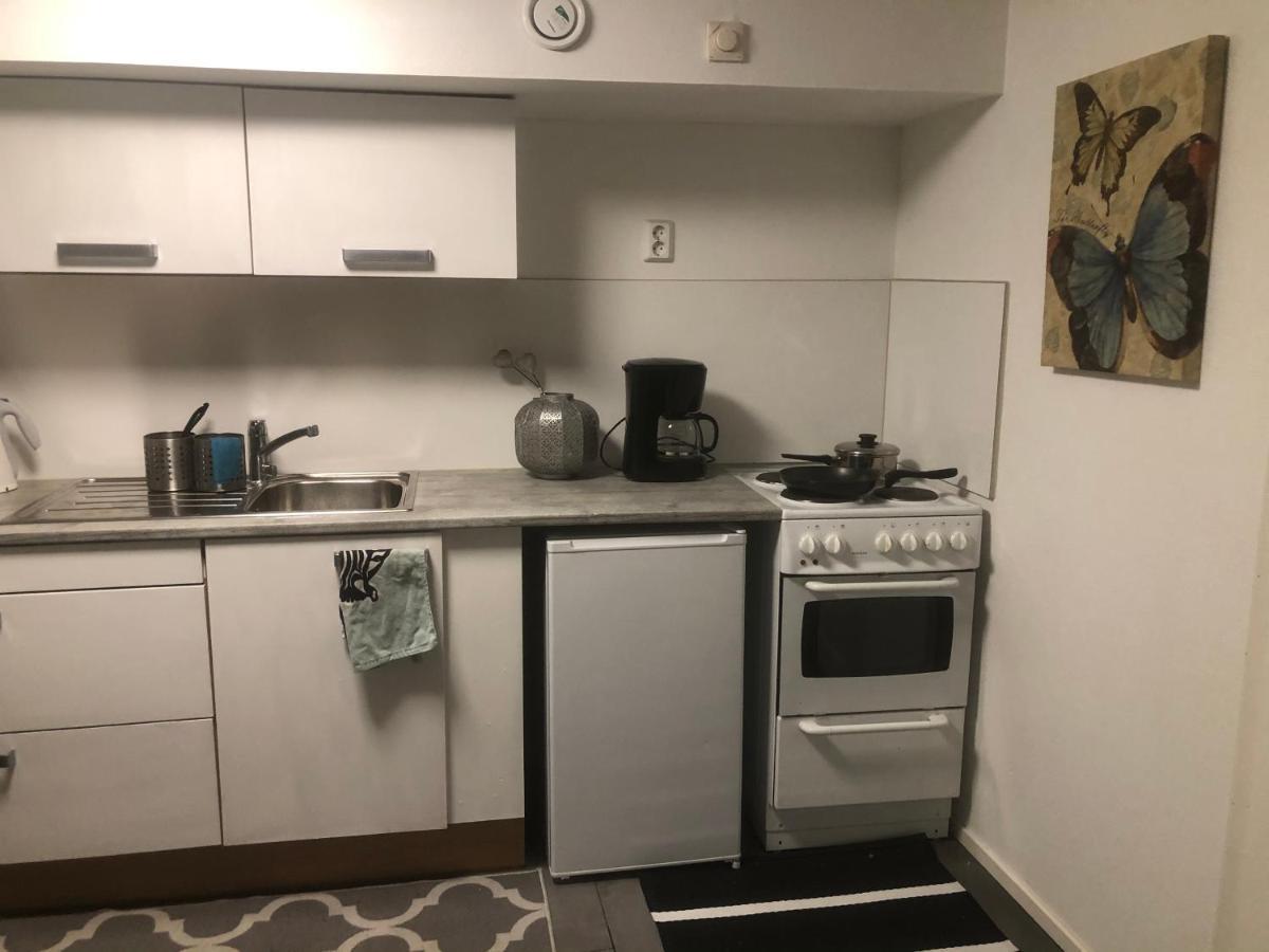 Puutaloyksioe 1 Km Turun Rautatieasemalta Apartment Turku Ngoại thất bức ảnh