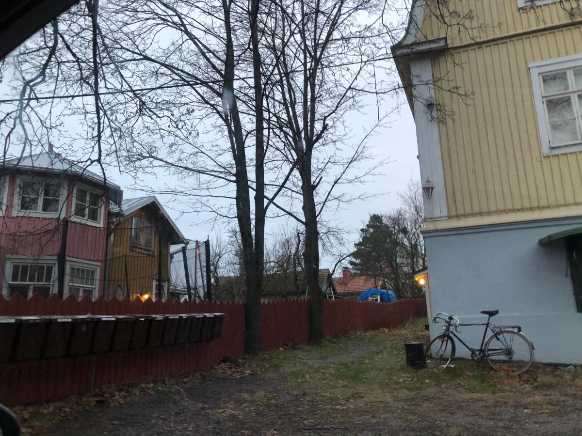 Puutaloyksioe 1 Km Turun Rautatieasemalta Apartment Turku Ngoại thất bức ảnh